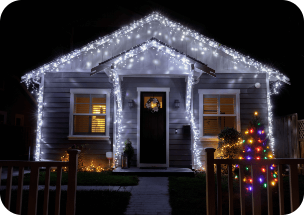 Small home with simple holiday lighting display